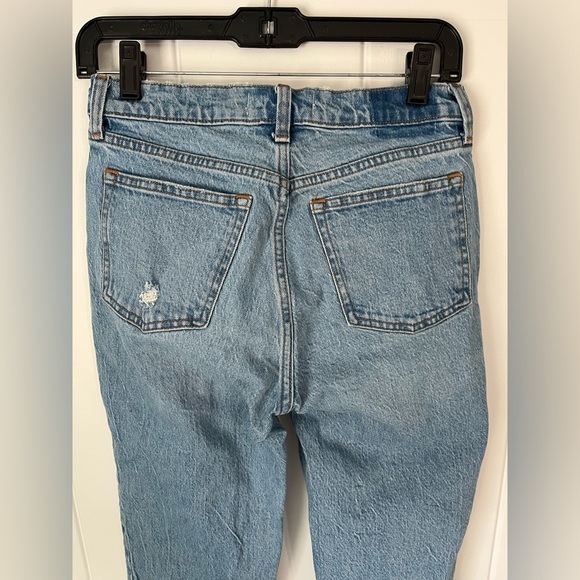 Abercrombie & Fitch 90s Straight Mid Rise Light Wash Jeans - Picture 6 of 7